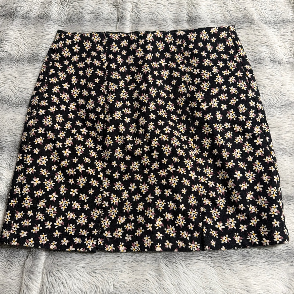 Aeropostale Women’s Small Black Floral Casual Woven Straight Mini Skirt